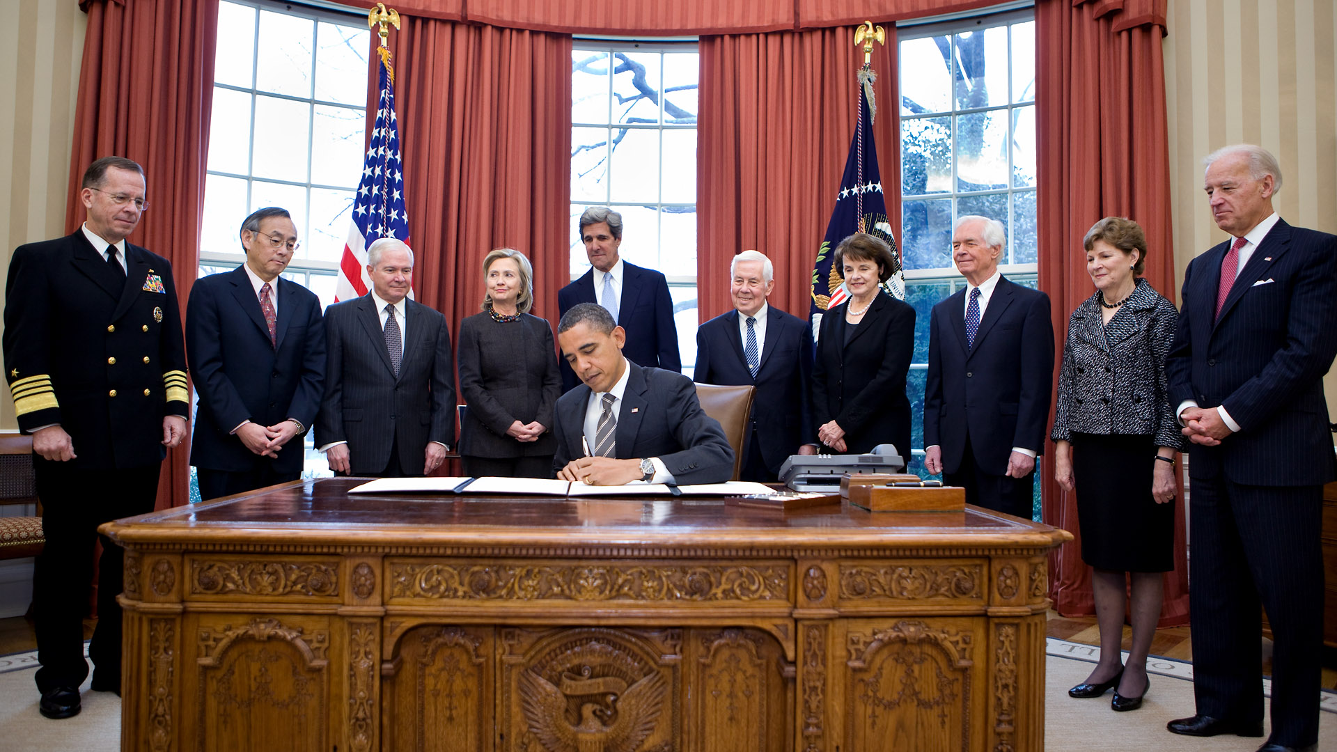 President Barack Obama signed the instrument of ratification of the New START Treaty in the Oval Office, February 2, 2011. Participants included then-Vice President Joe Biden. Source: Official White House Photo by Chuck Kennedy)